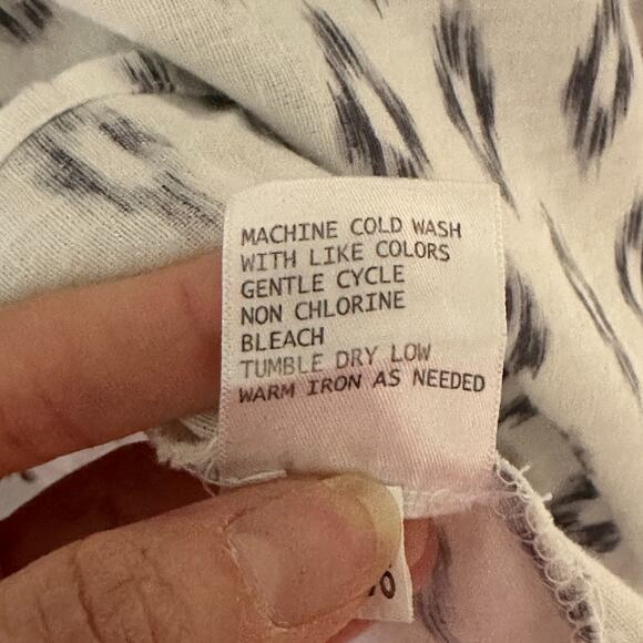 Kenar Tunic Top Woman Plus Size 1X White Geometric 1/2 Button Linen Blend Pocket - Picture 7 of 10